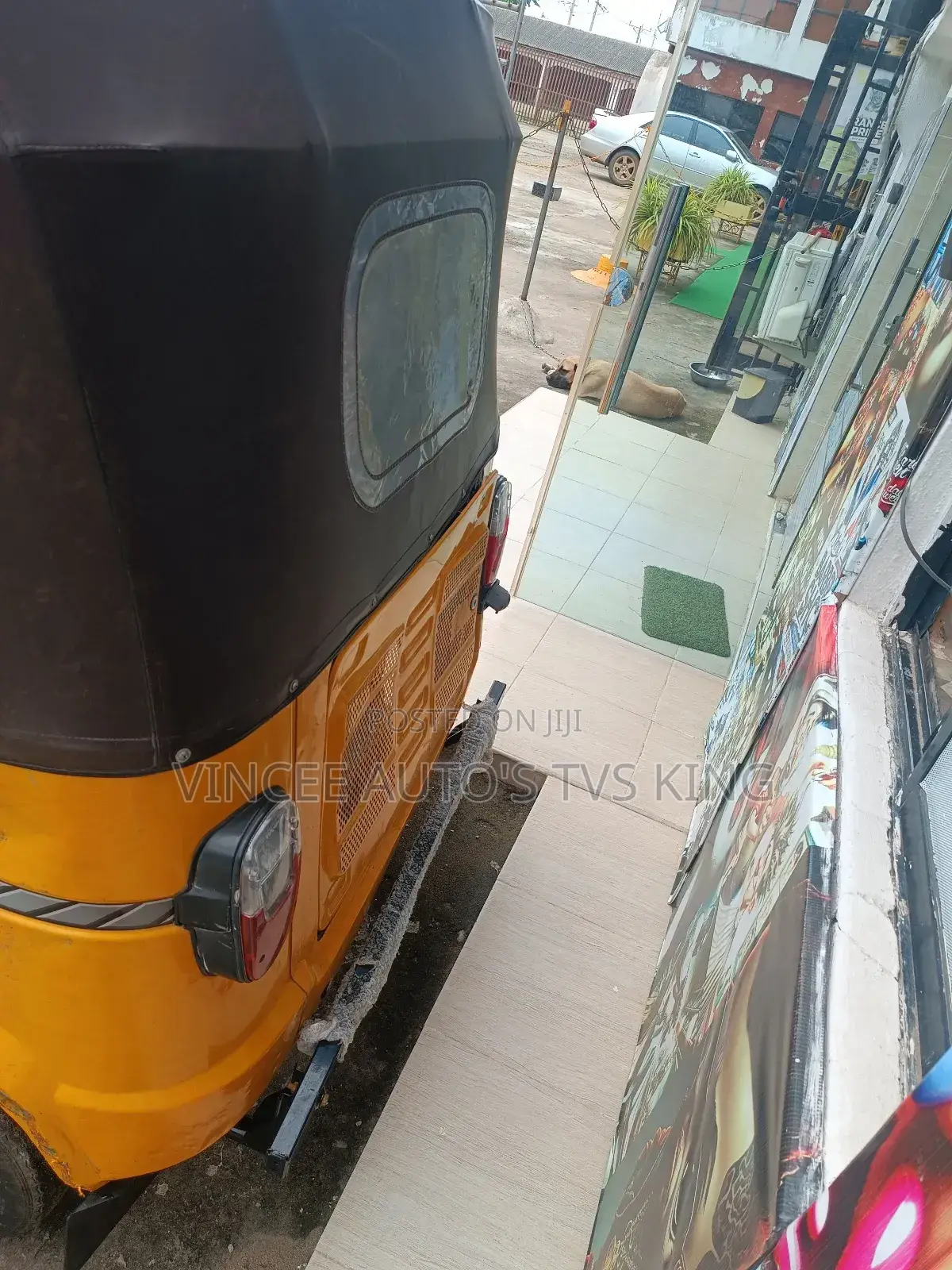 TVS King Cargo 2023 Yellow