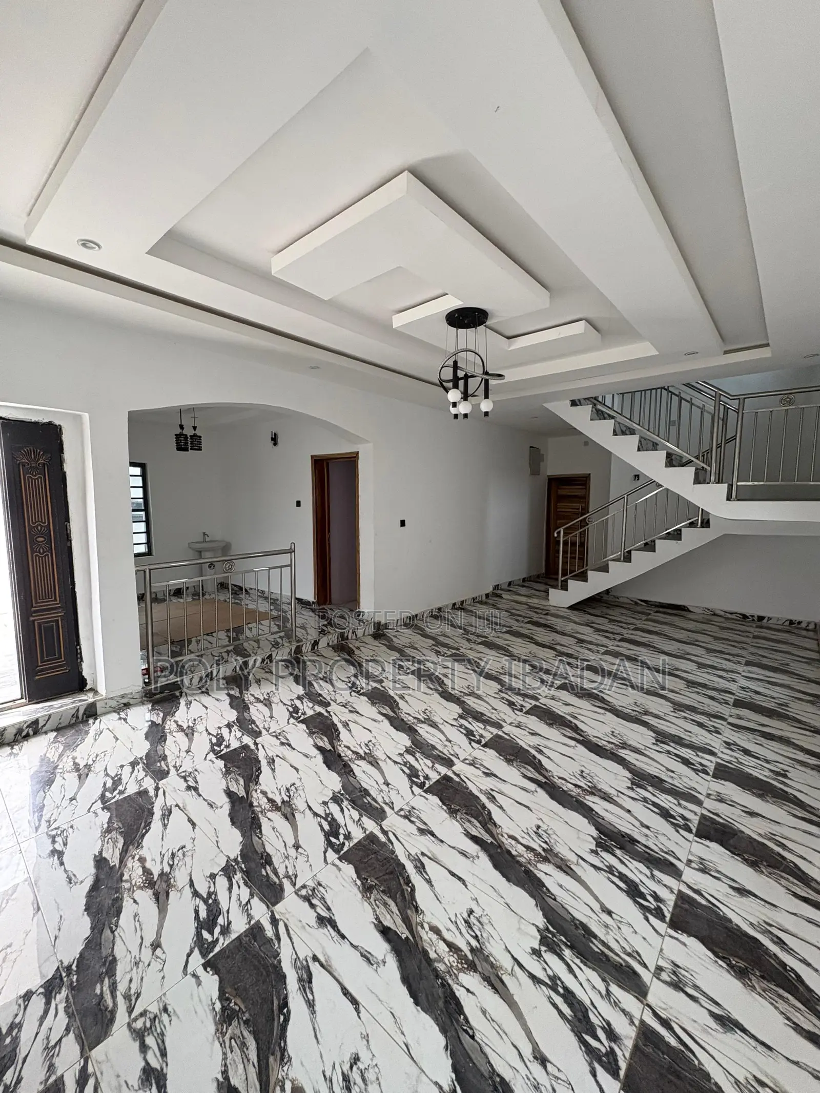 4bdrm Duplex in Kolapo Ishola Gra, Ibadan for sale