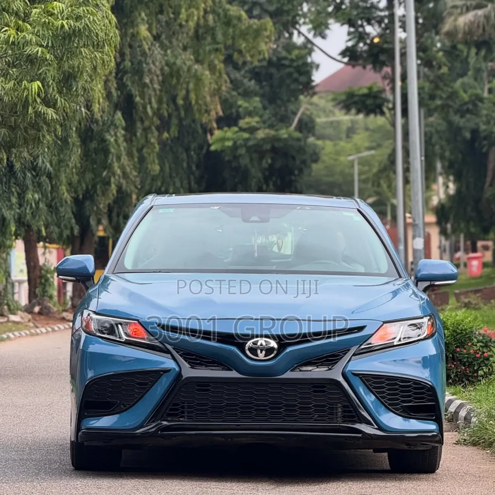 Toyota Camry SE 2023 Blue