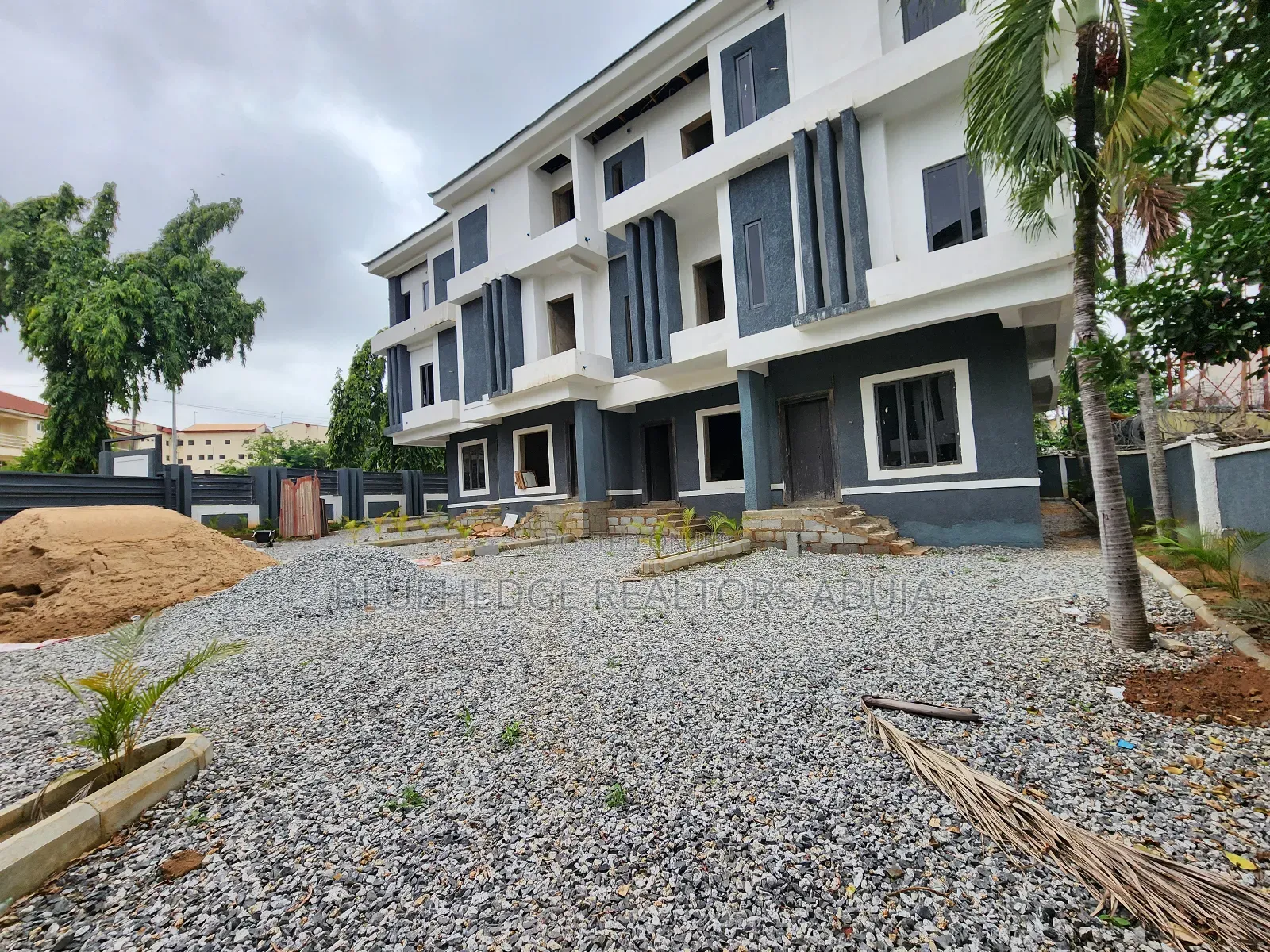 4bdrm Duplex in Zone 5 / Wuse for sale