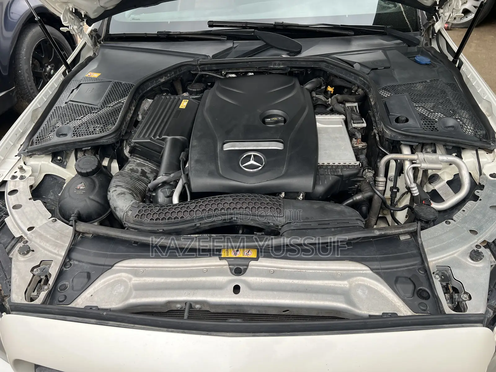 Mercedes-Benz C300 Luxury Sedan RWD (2.0L 4cyl 7A) 2016 White