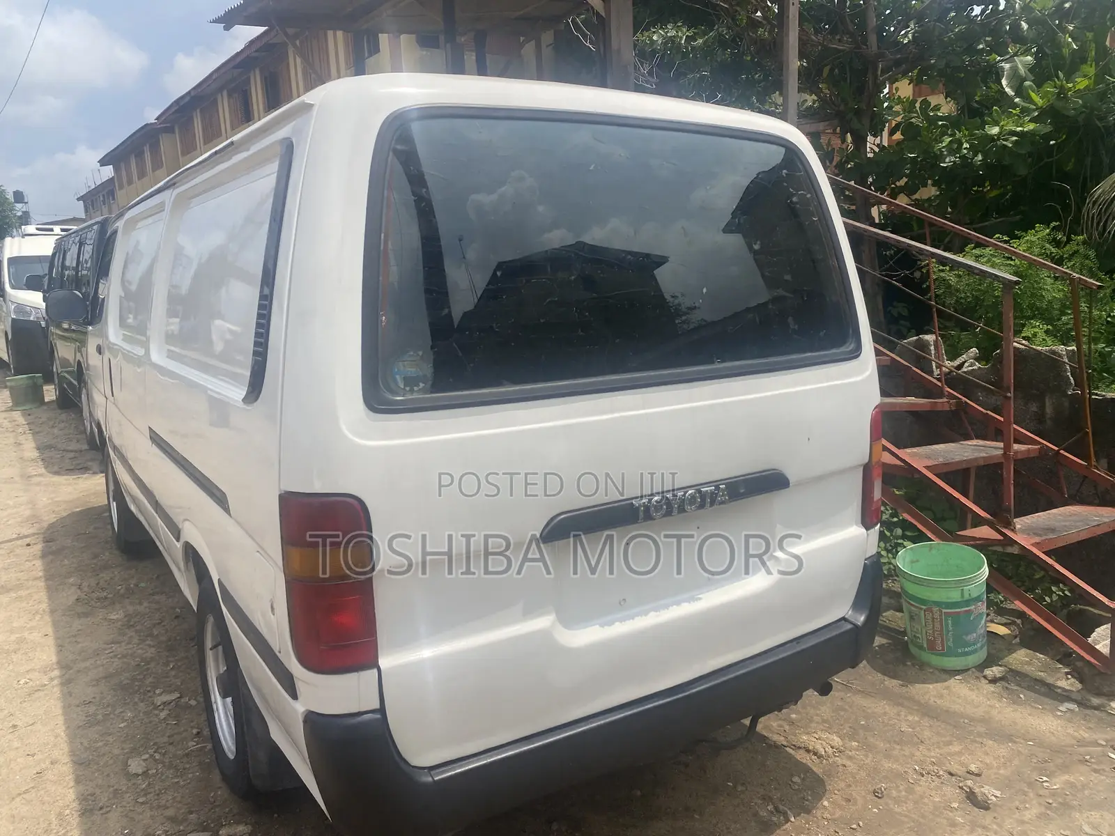 Toyota HiAce 1999 White