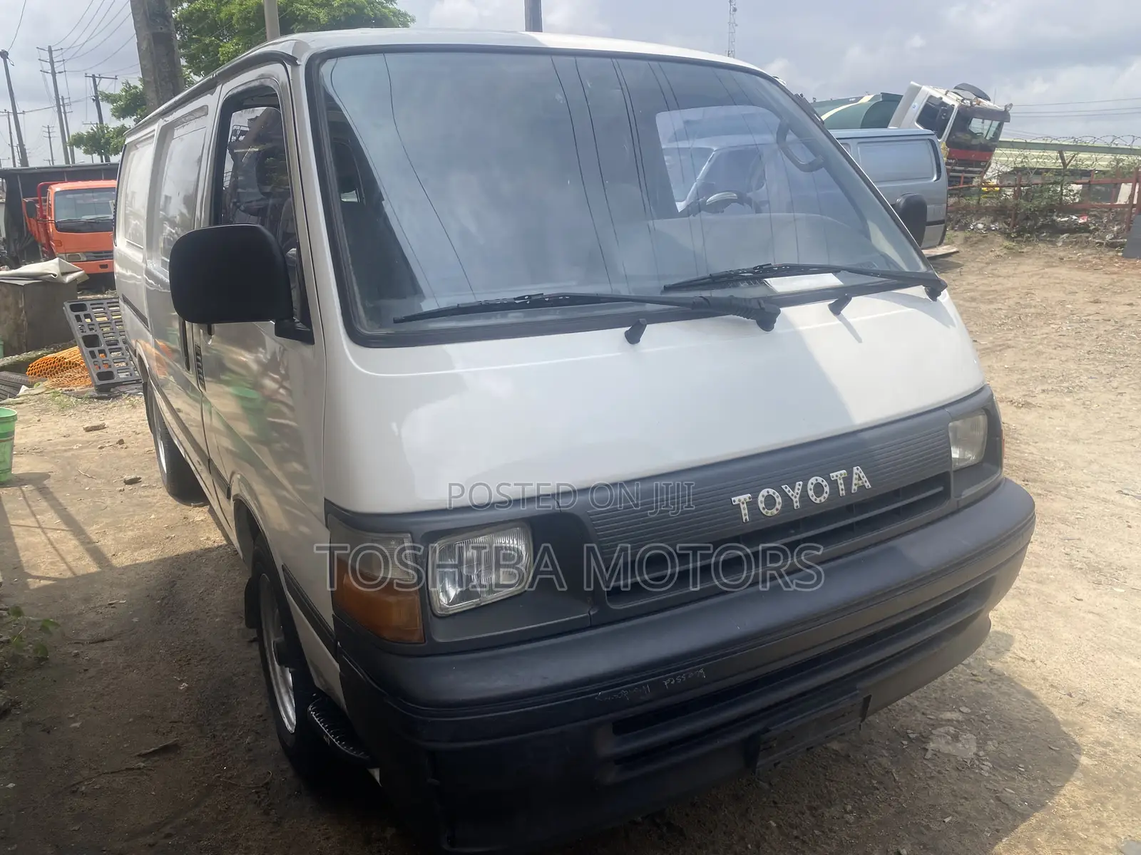Toyota HiAce 1999 White