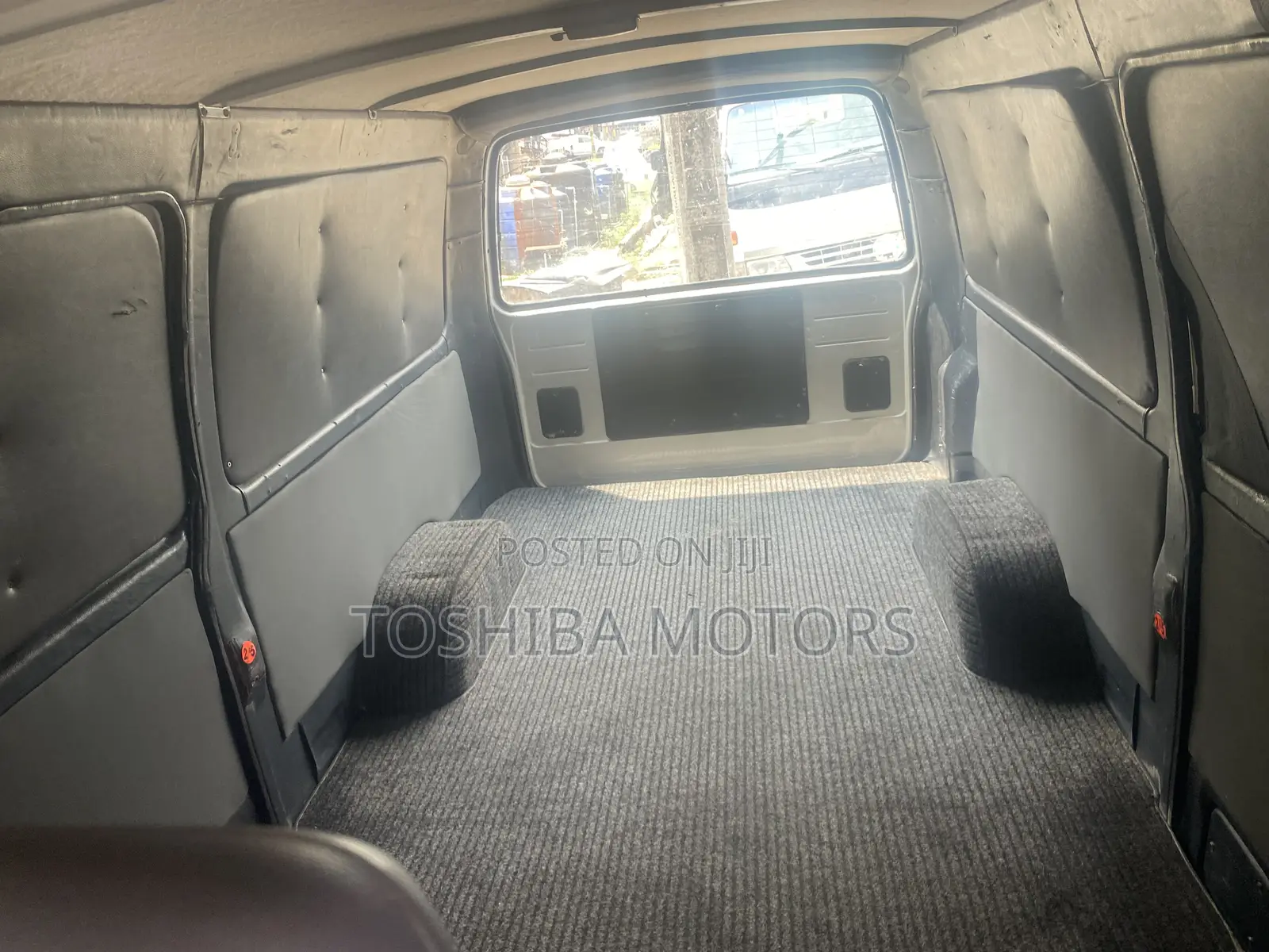 Toyota HiAce 1999 White