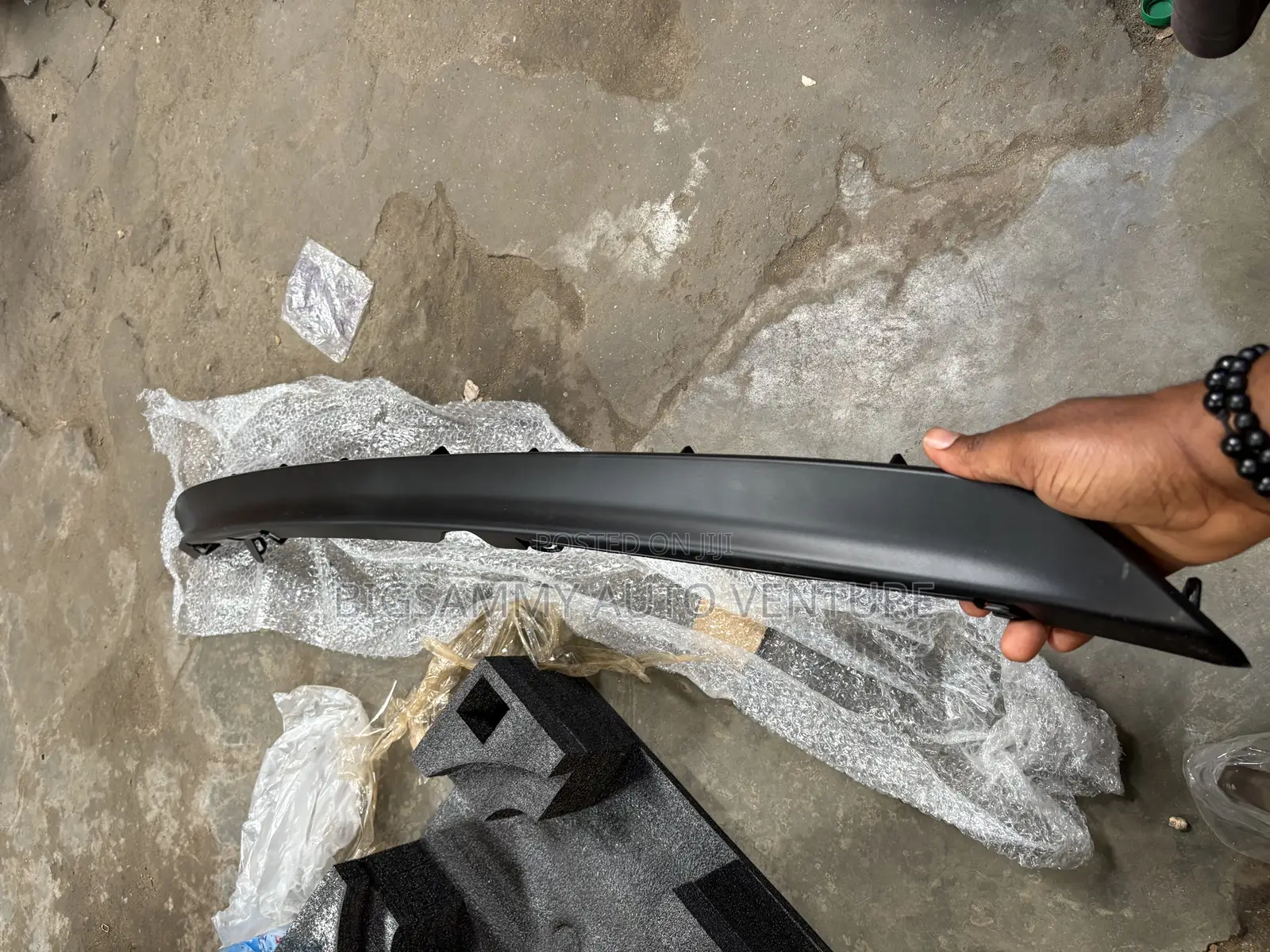 Toyota Fortuner 2017/2022 Back Bumper Spoiler / Padded