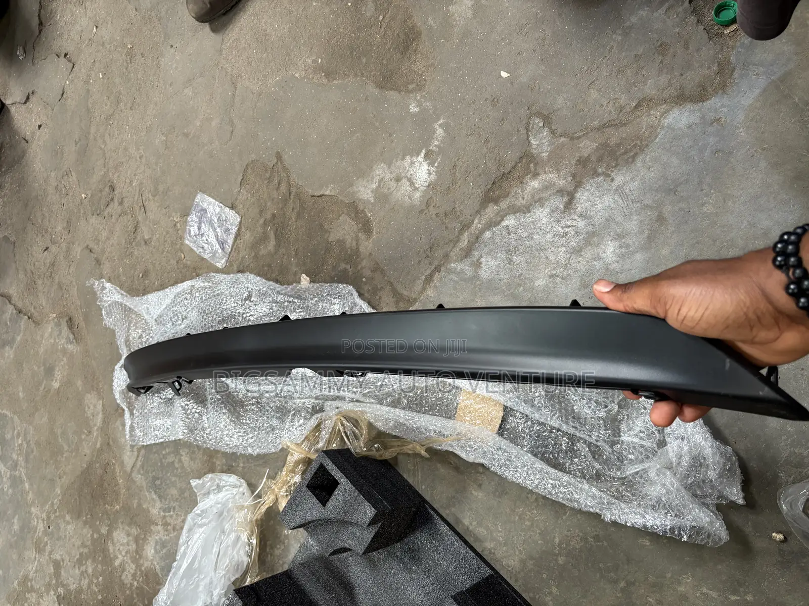 Toyota Fortuner 2017/2022 Back Bumper Spoiler / Padded