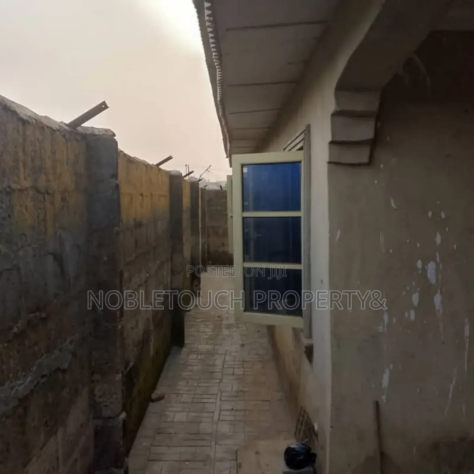 3bdrm Bungalow in Akinwunmi Abayomi for sale