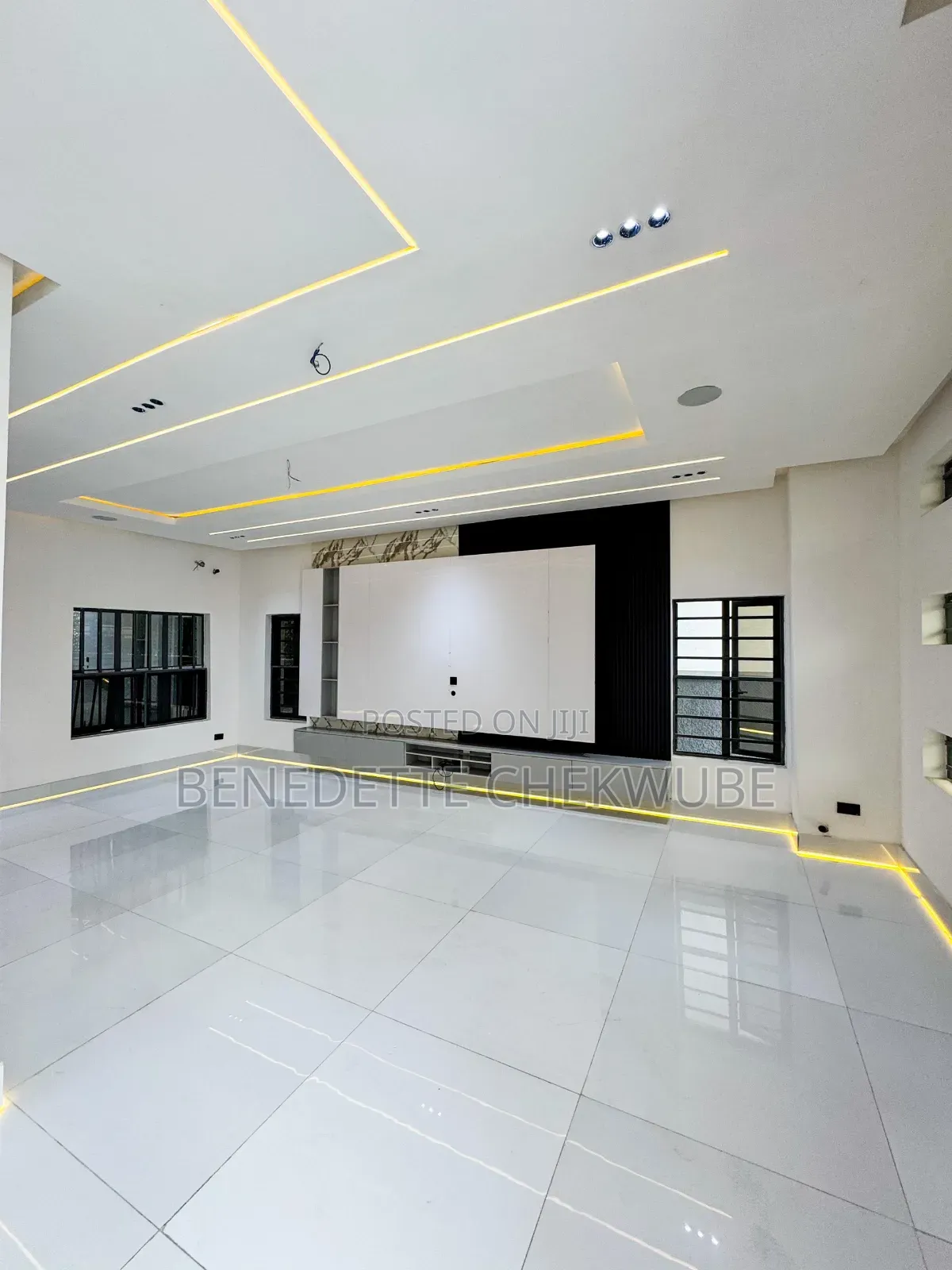 4bdrm Duplex in Palm View, Lekki for sale