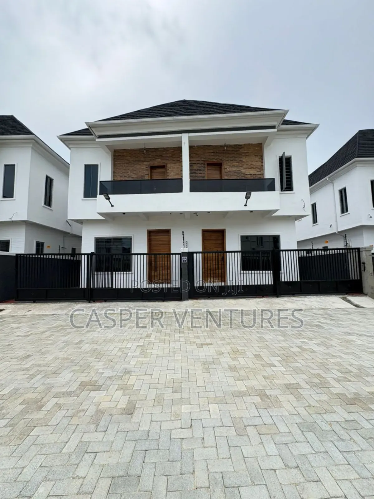 4bdrm Duplex in Lekki County, Ikota for sale