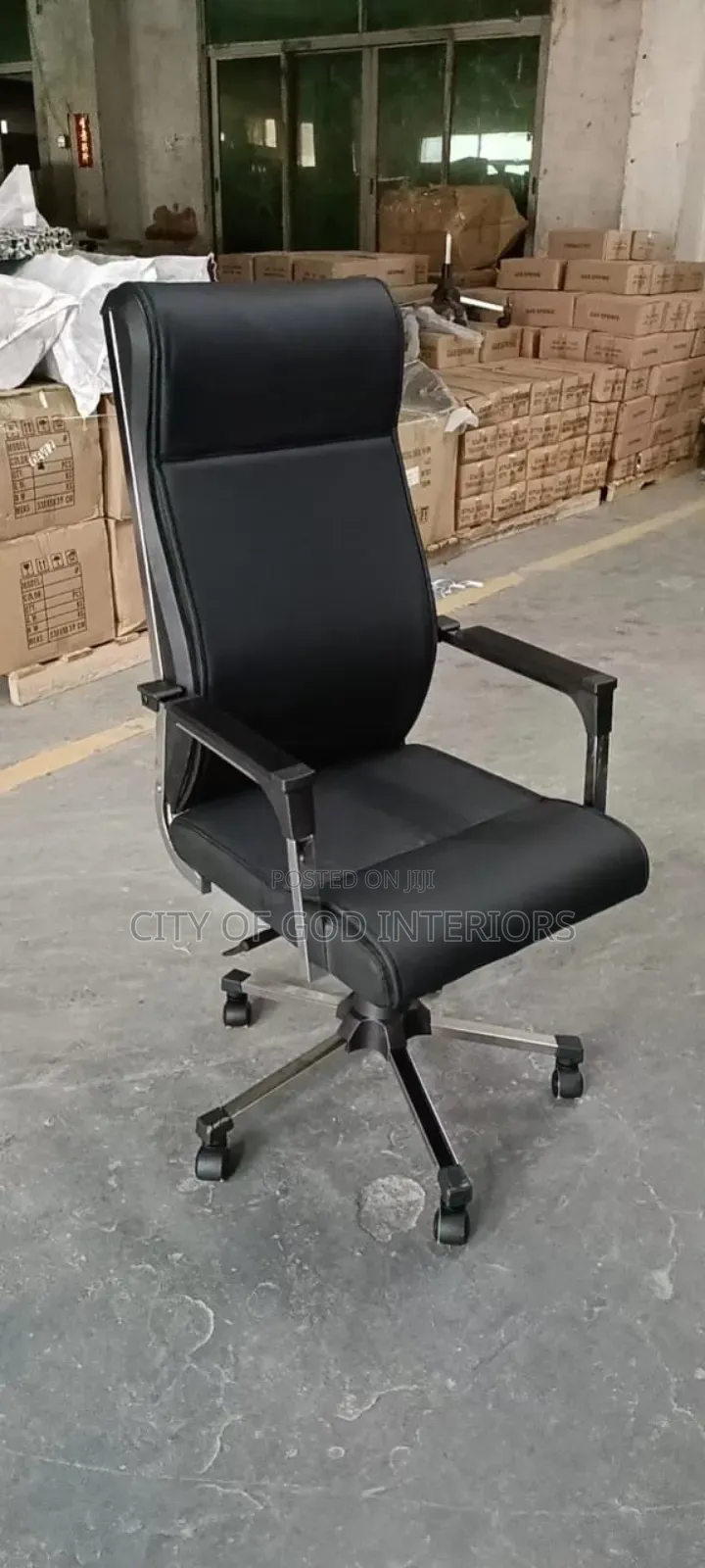 Comfort Imported Executive Swivel Chair