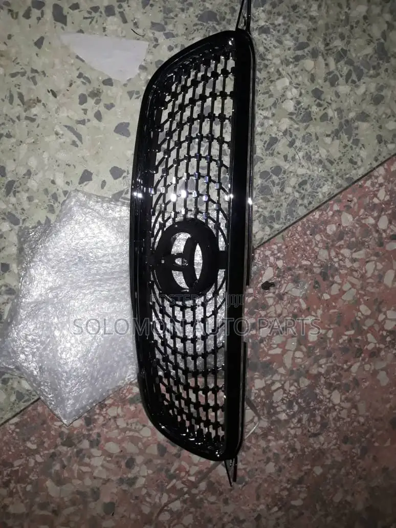 Corolla 2005 Grill