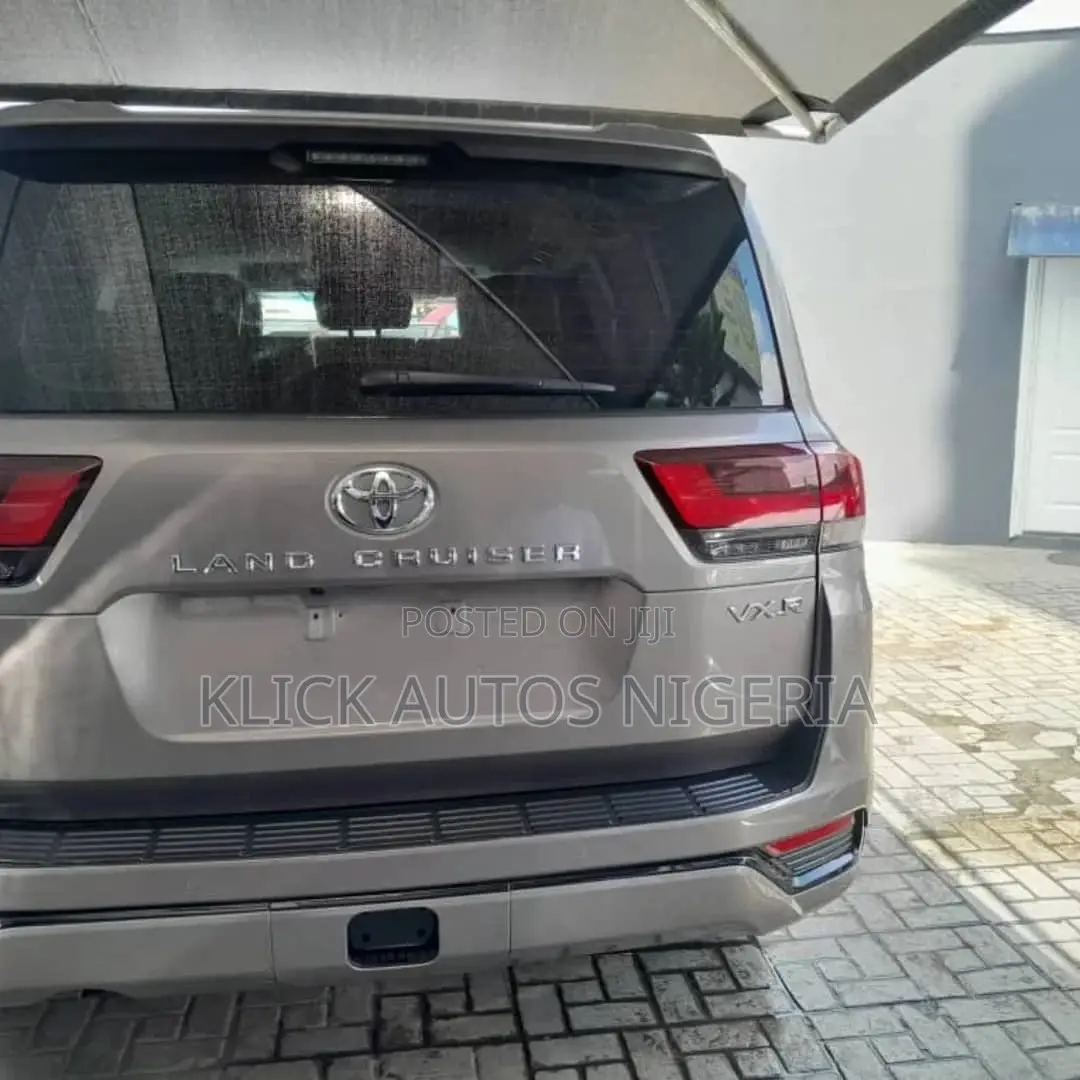 Toyota Land Cruiser 2024 Gray