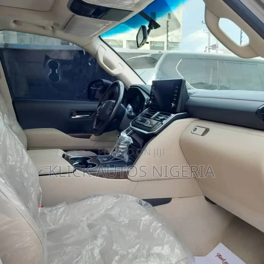 Toyota Land Cruiser 2024 Gray