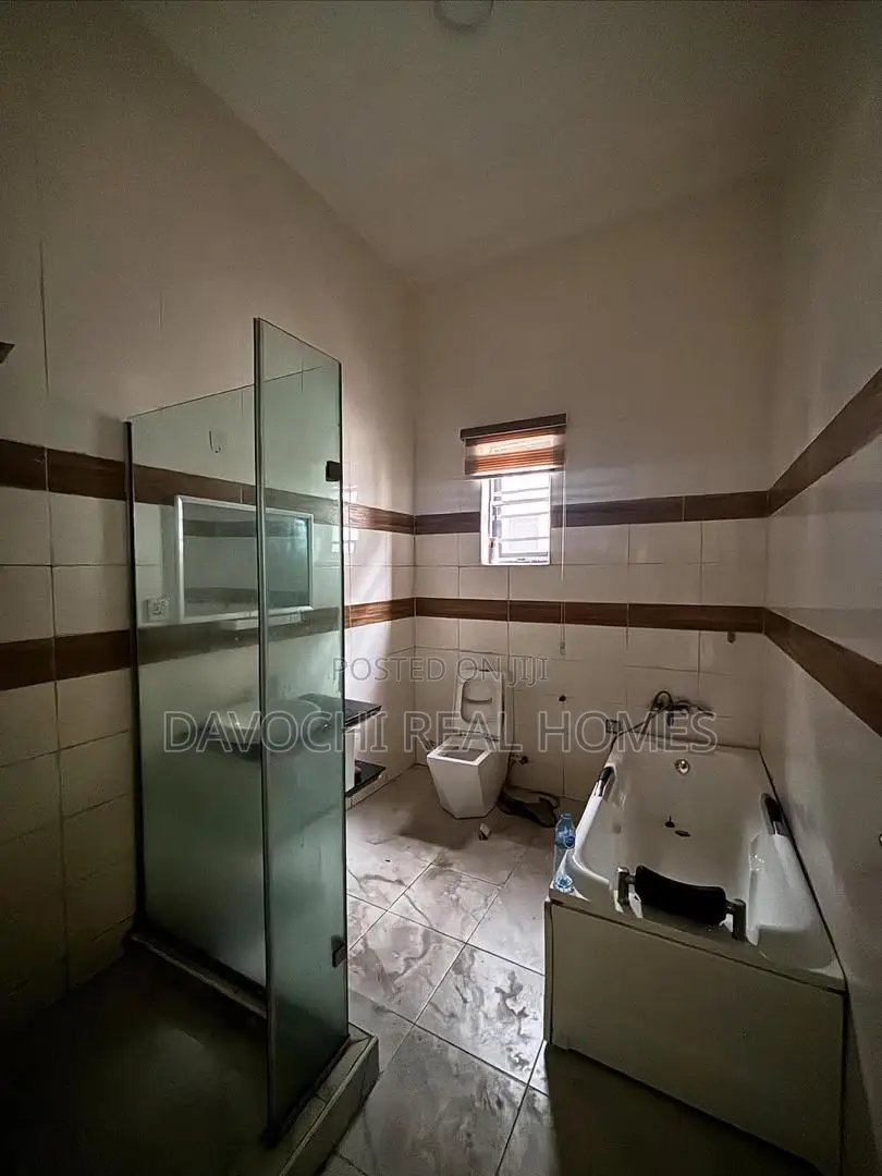 4bdrm Duplex in Orchid Road, Lekki Phase 2 for rent