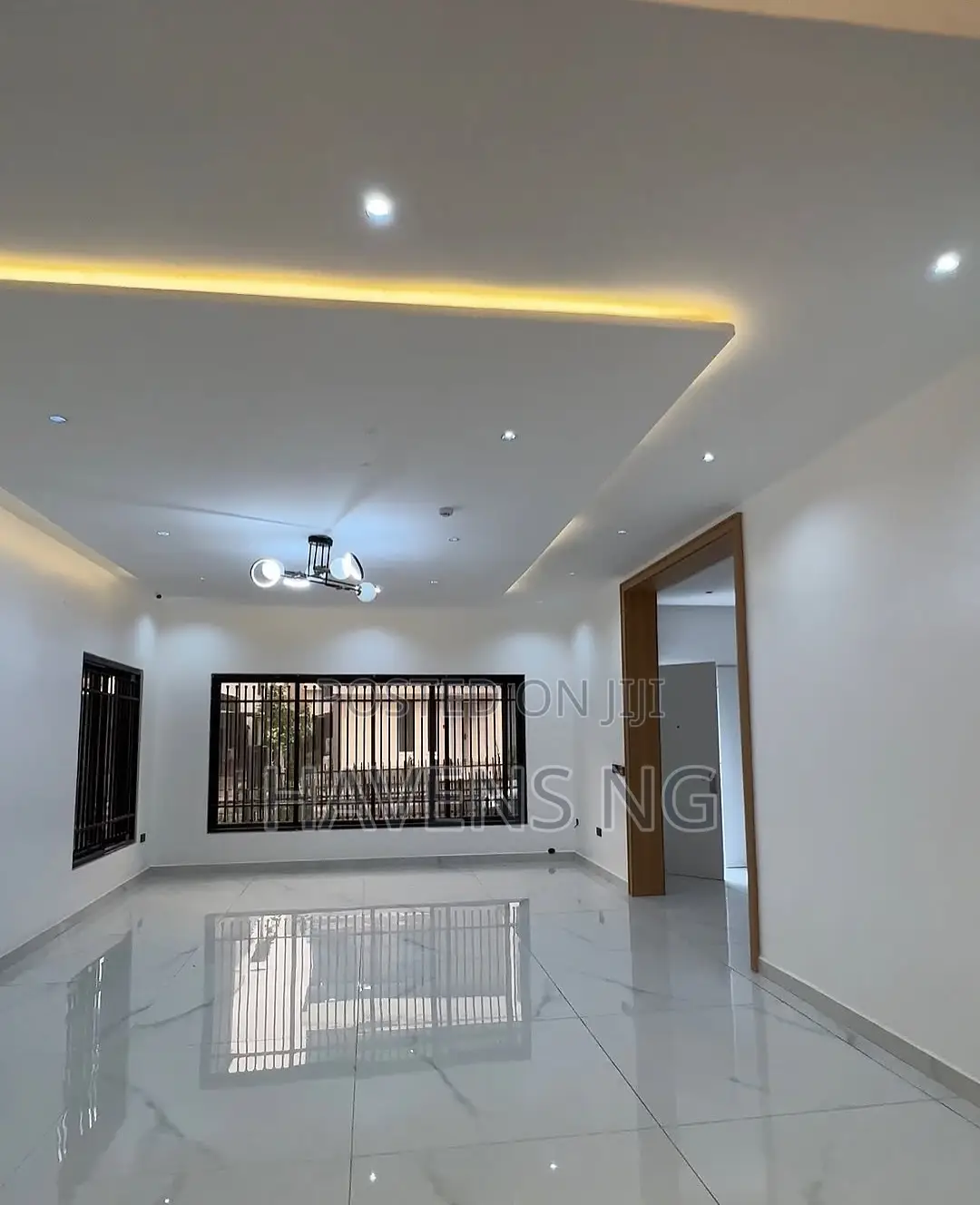 5bdrm Duplex in Guzape District for sale