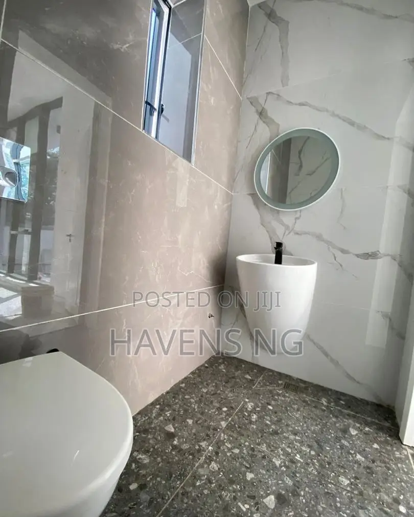 5bdrm Duplex in Lekki Phase 1 for sale