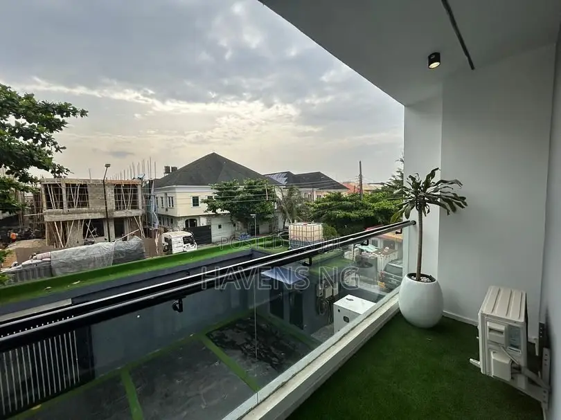 Luxurious 5-Bedroom Duplex Mansion Apartment (Self Compound