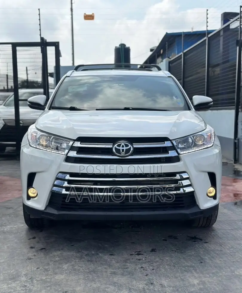 Toyota Highlander XLE 4x2 V6 (3.5L 6cyl 8A) 2017 White