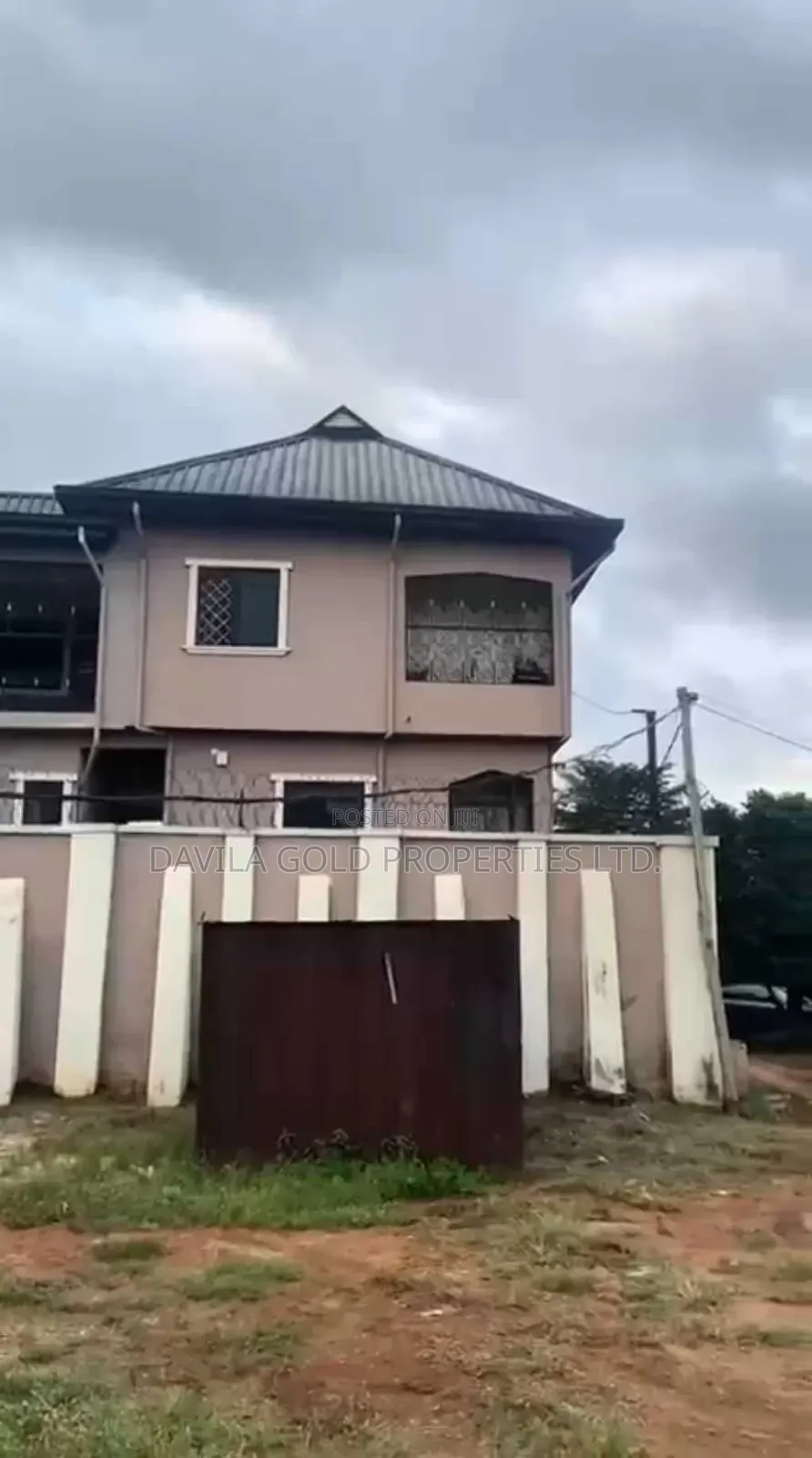 13bdrm Block of Flats in Benin City for sale