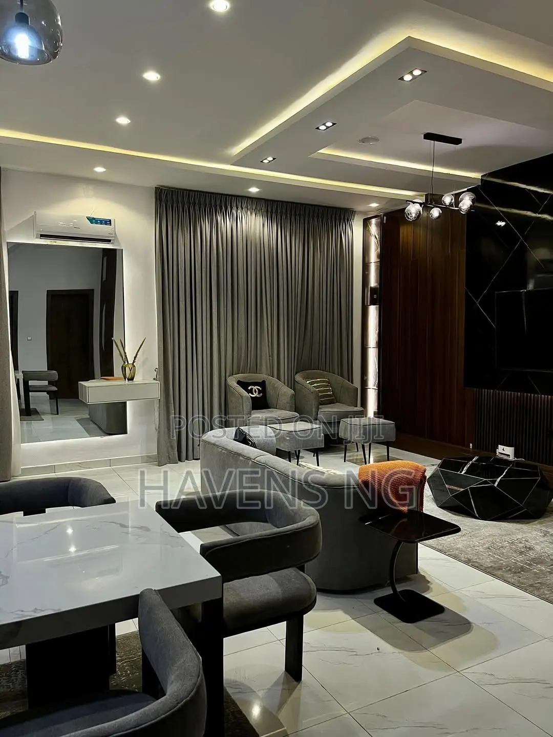 Luxurious 4-Bedroom Duplex With Snooker Table