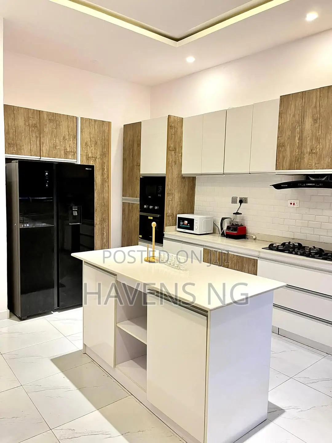Luxurious 4-Bedroom Duplex With Snooker Table