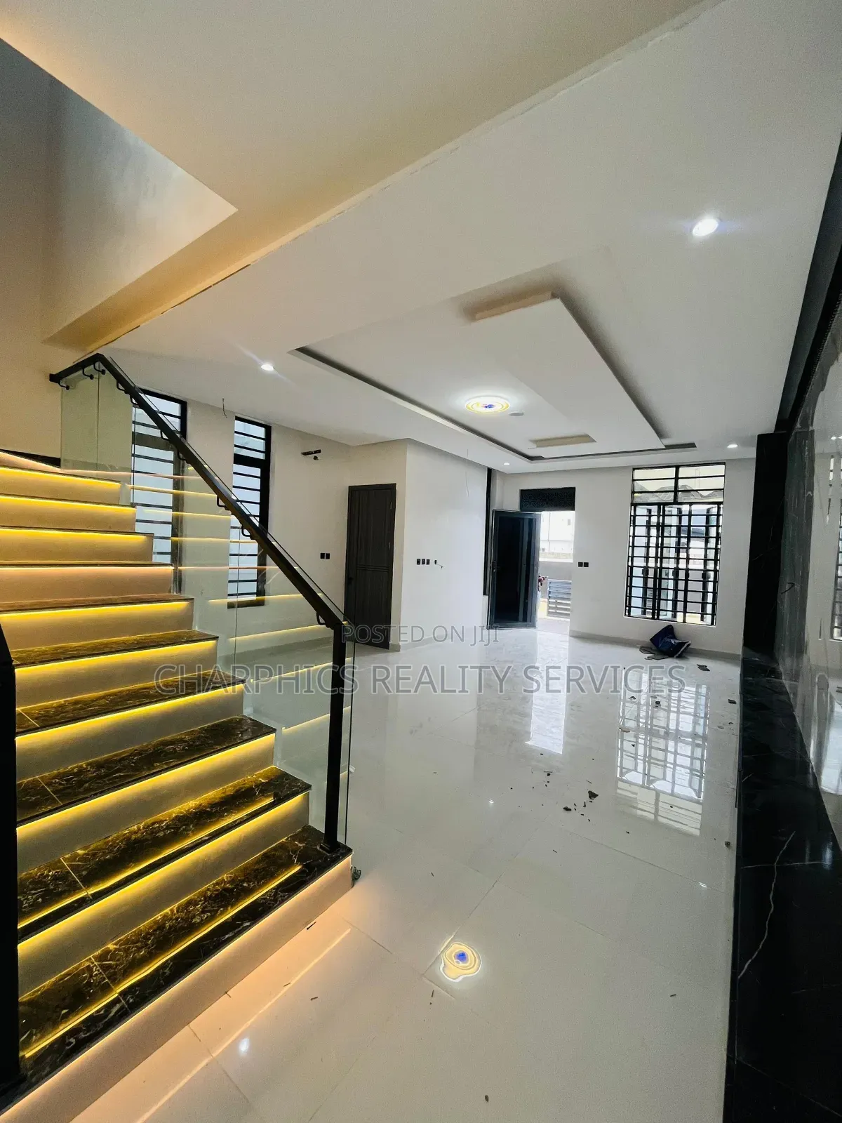 4bdrm Duplex in Lekki Phase 2 for sale