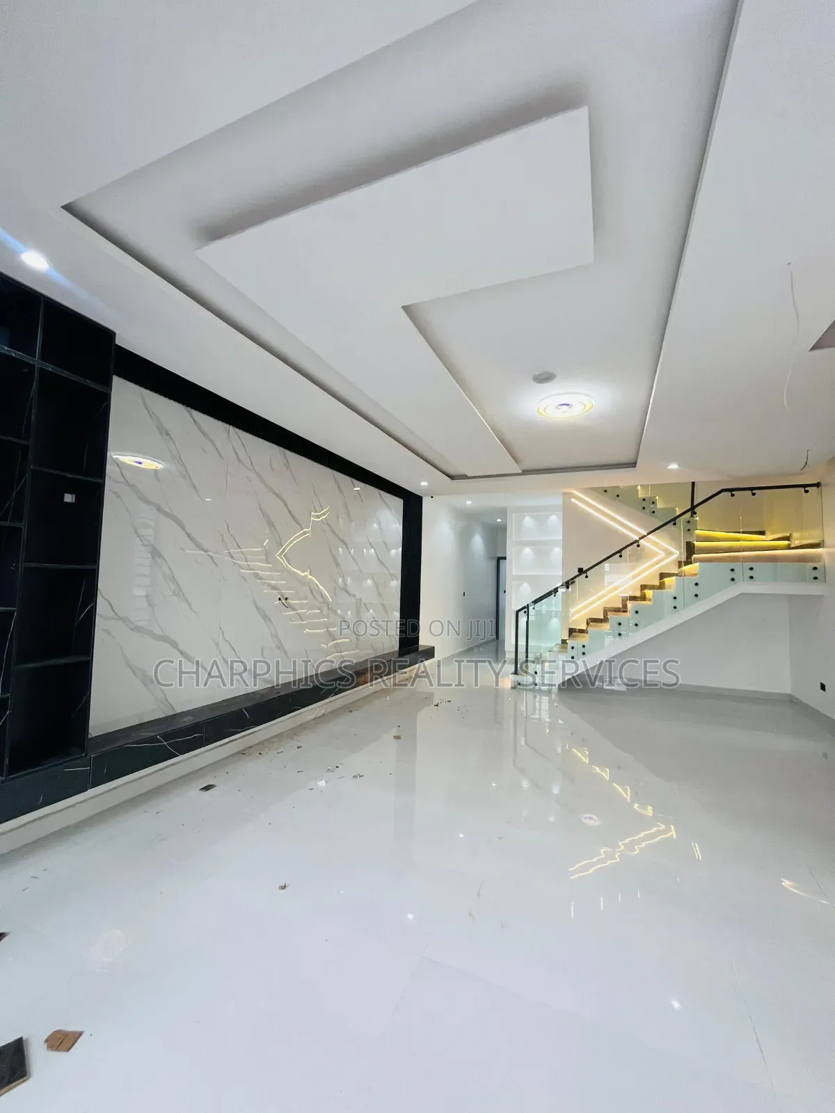 4bdrm Duplex in Lekki Phase 2 for sale