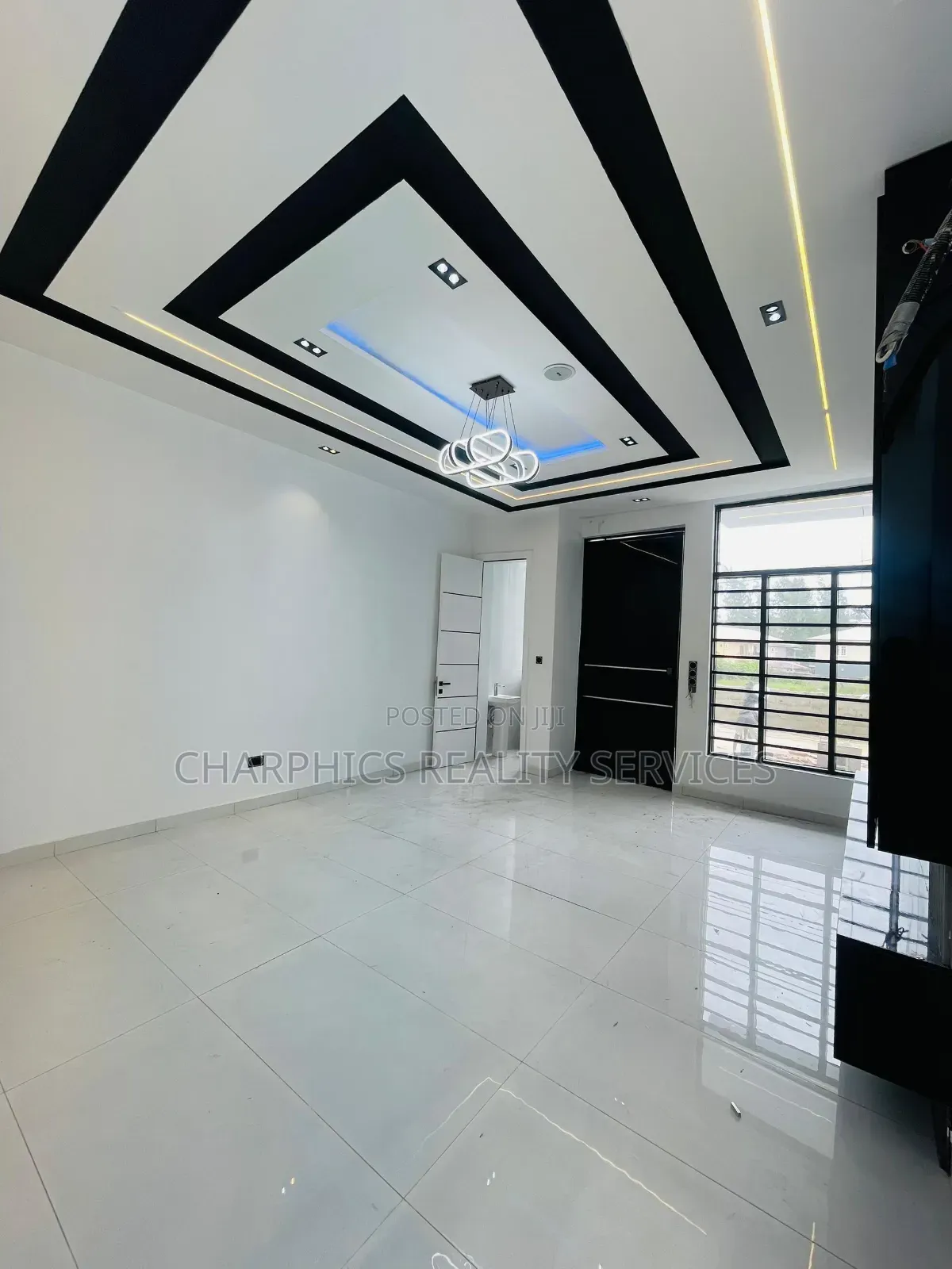4bdrm Duplex in Ikota for sale