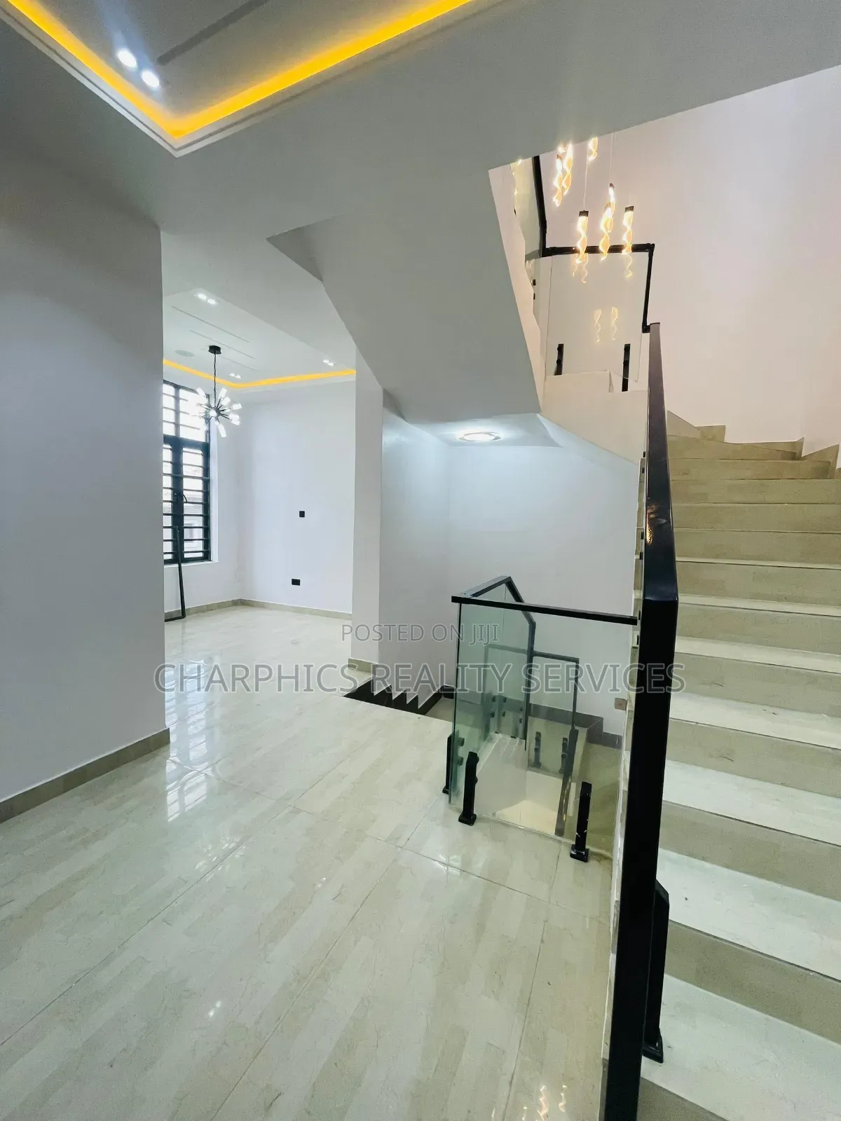 5bdrm Duplex in Lekki Phase 1 for sale