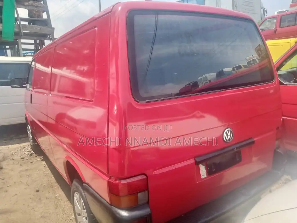 Volkswagen Transporter 2004 Red
