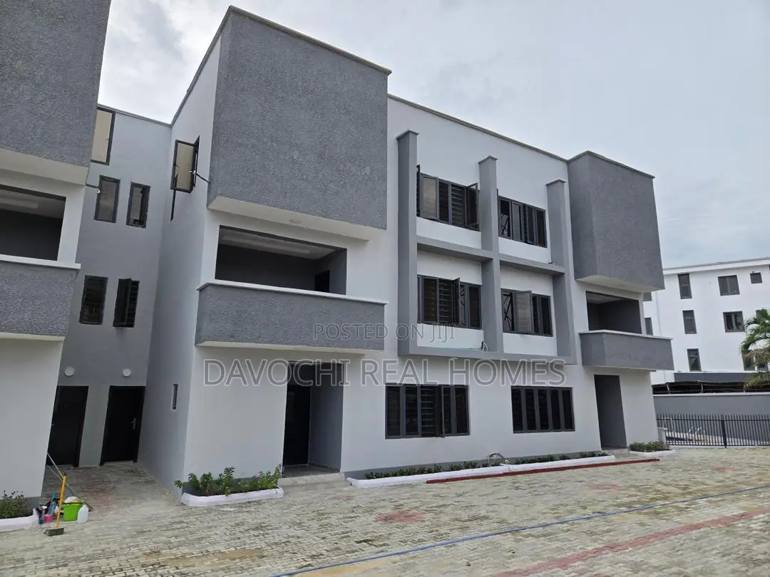 4bdrm Duplex in Ologolo for rent
