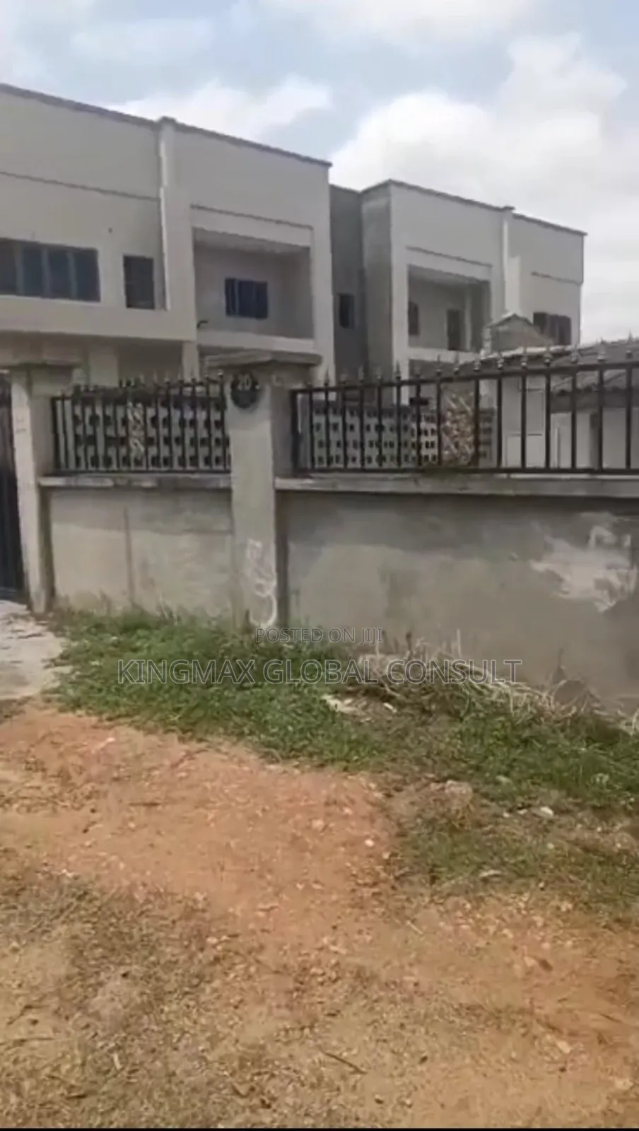 4bdrm Bungalow in Life Camp Close To for sale