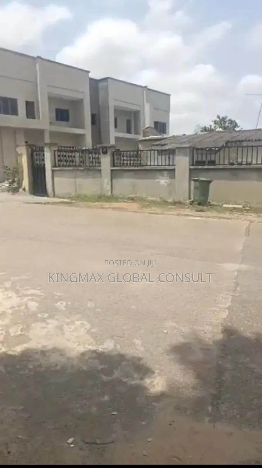 4bdrm Bungalow in Life Camp Close To for sale