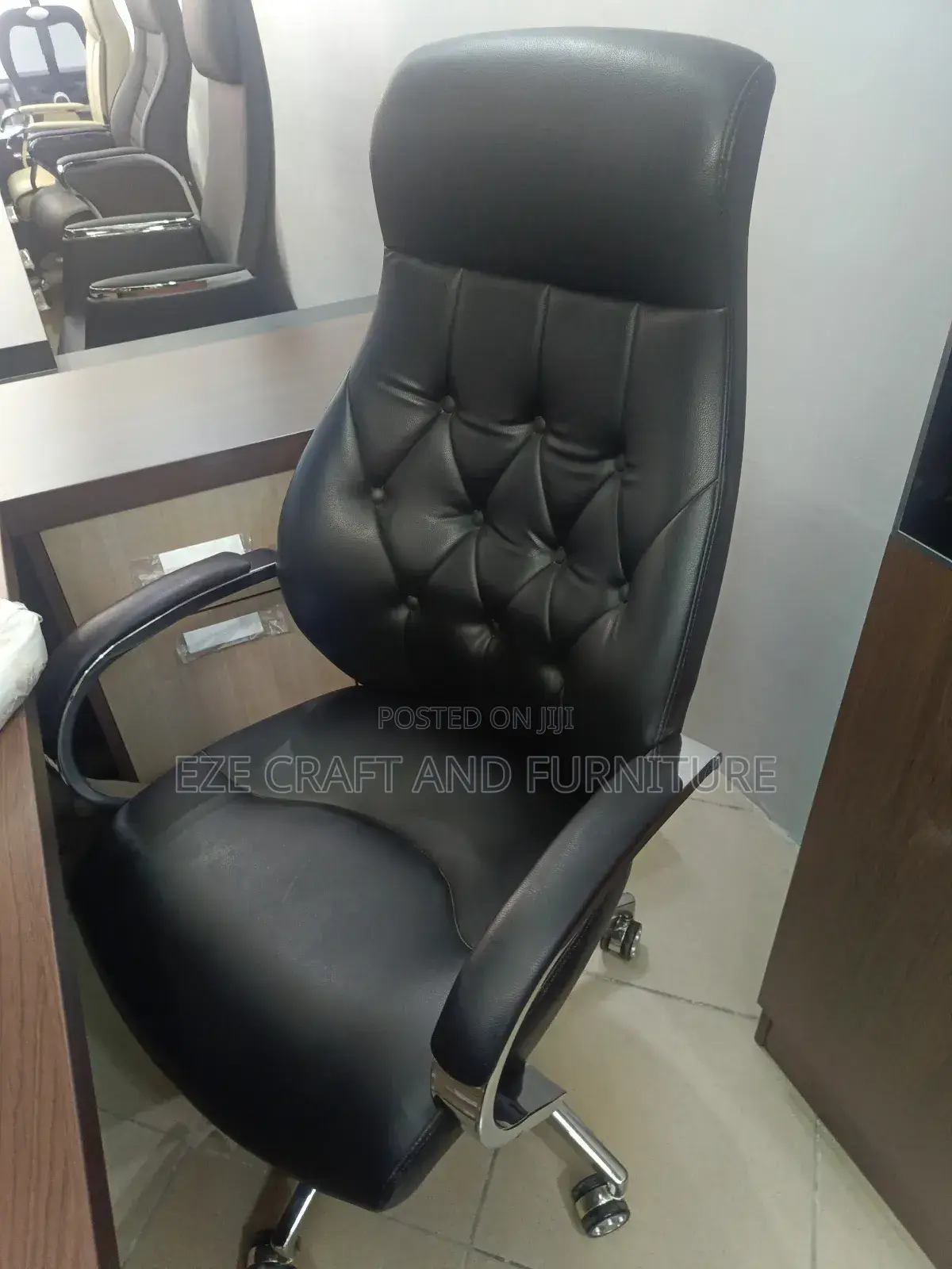 Dotted Backrest Cushion Executive Office Chair