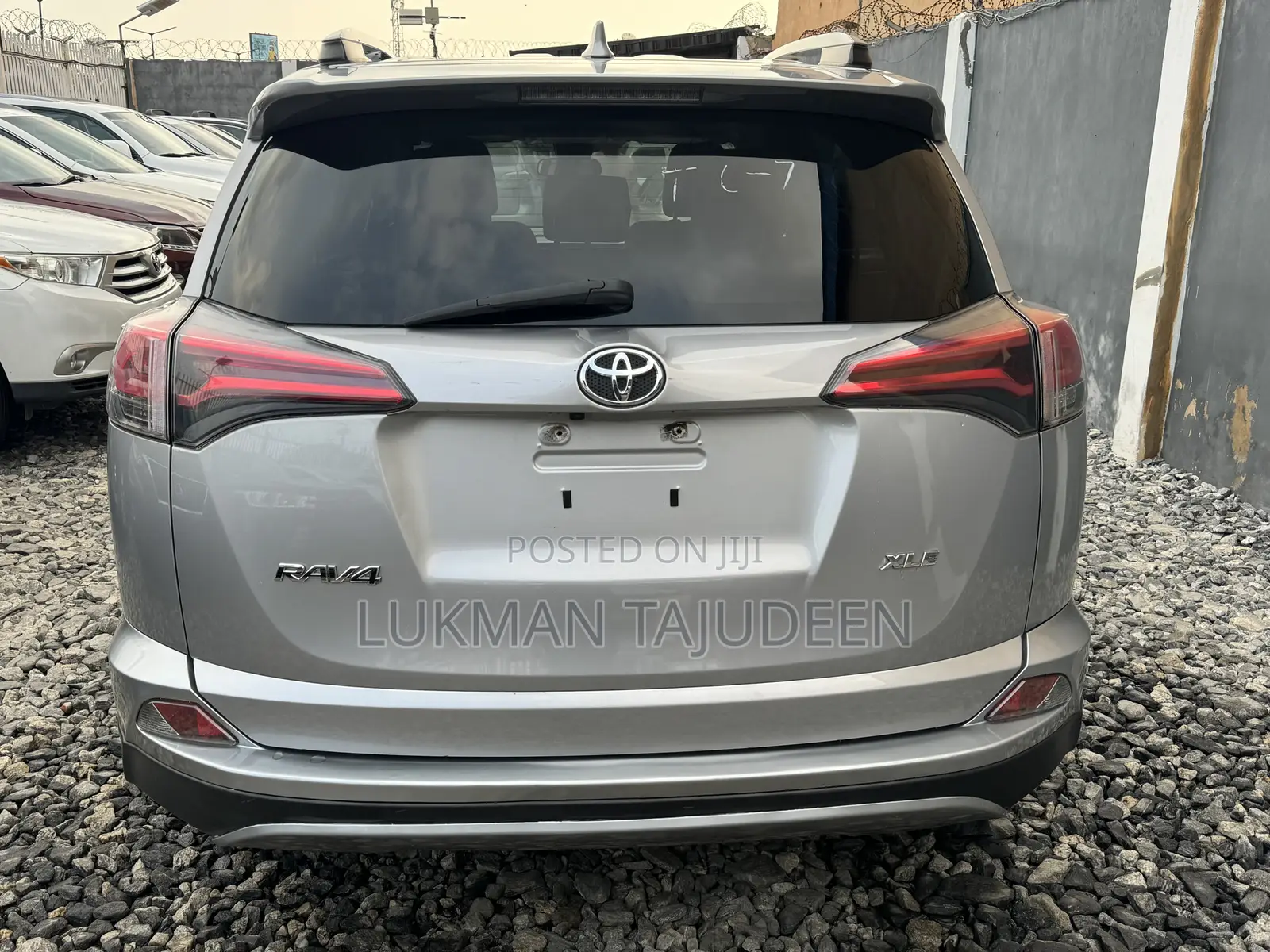 Toyota RAV4 XLE 4dr SUV (2.5L 4cyl 6A) 2018 Silver