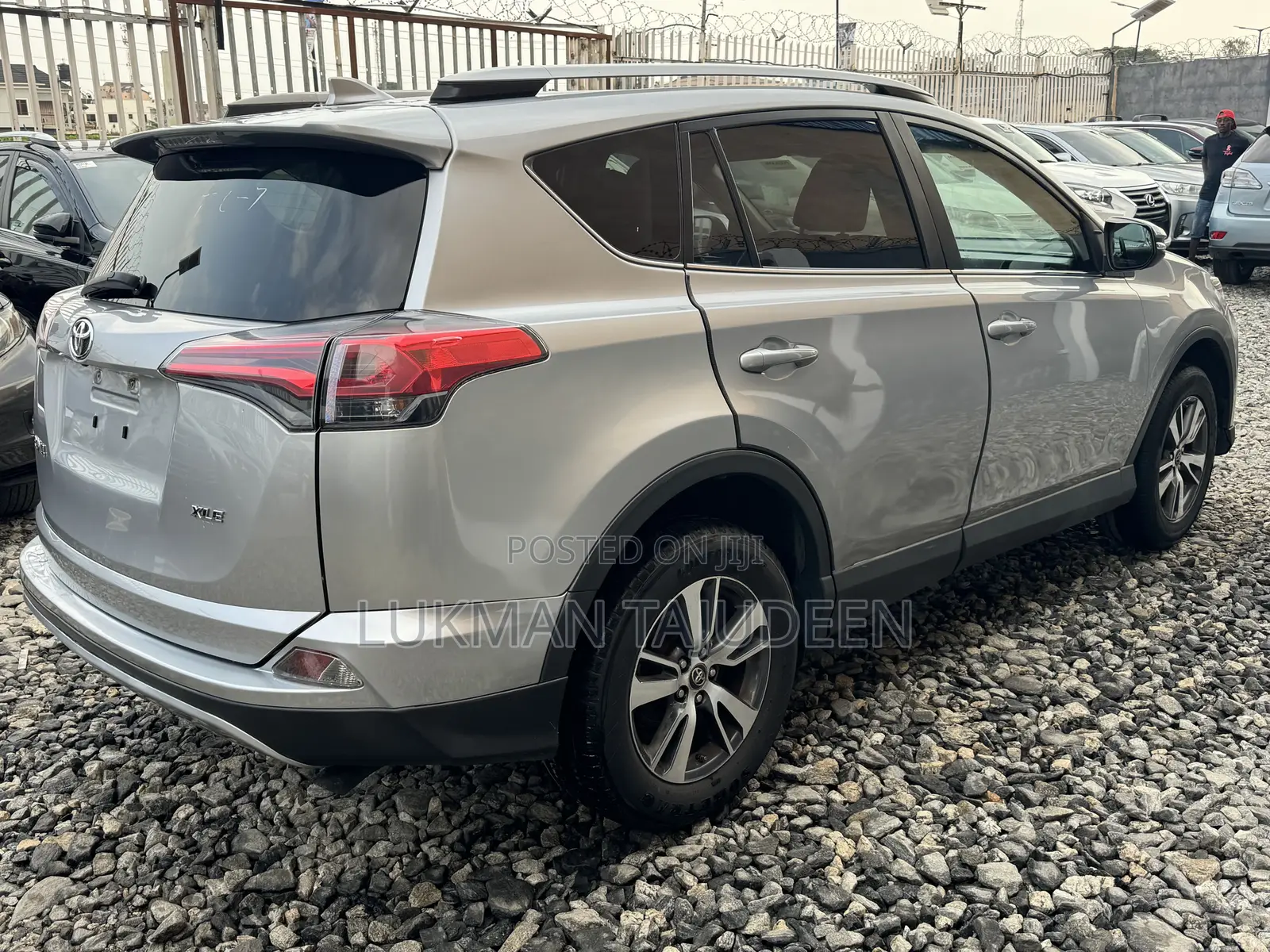 Toyota RAV4 XLE 4dr SUV (2.5L 4cyl 6A) 2018 Silver