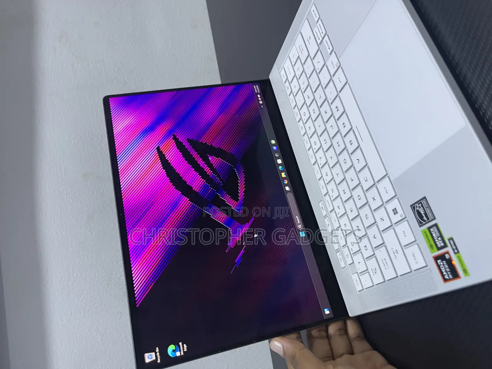 Laptop Asus ROG Zephyrus G14 16GB AMD Ryzen 9 SSD 1T
