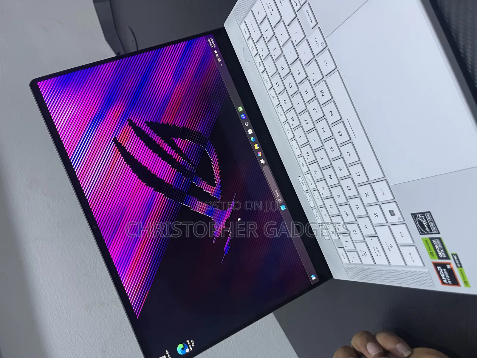 Laptop Asus ROG Zephyrus G14 16GB AMD Ryzen 9 SSD 1T