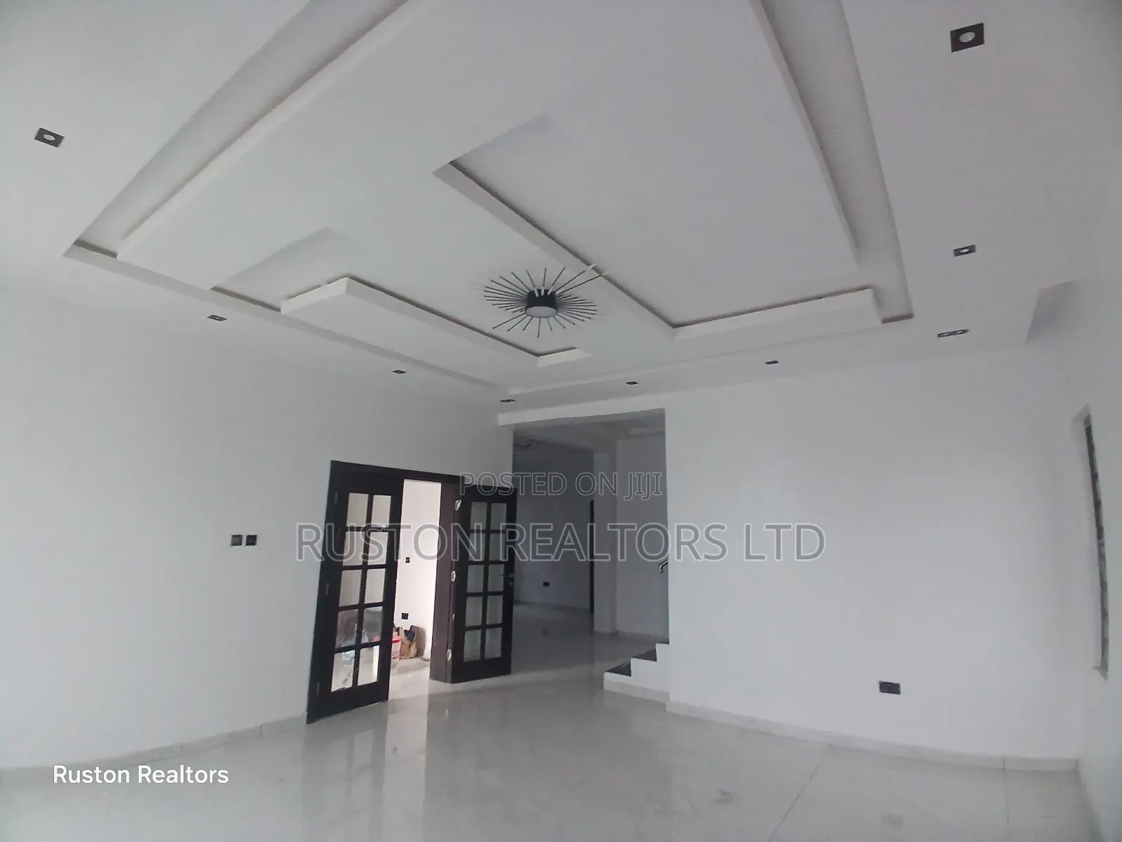 5bdrm Duplex in Akobo for sale