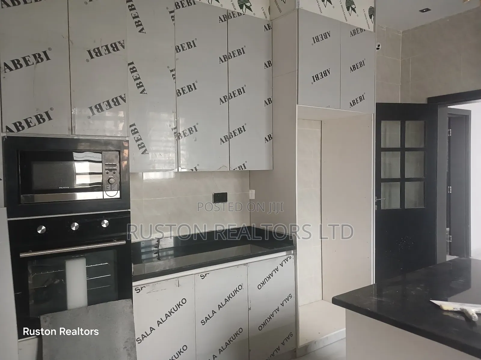 5bdrm Duplex in Akobo for sale
