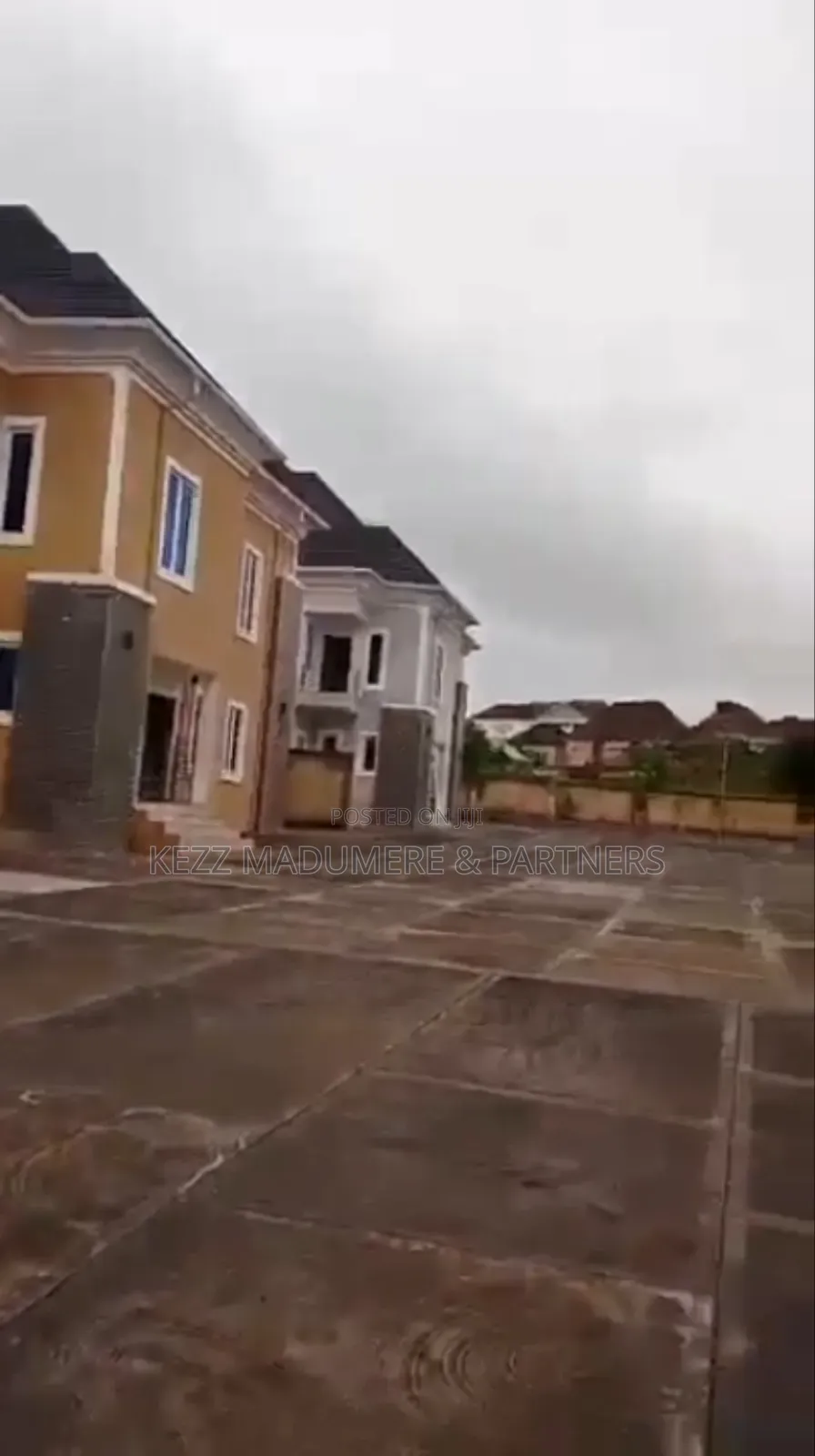 13bdrm Duplex in Independence Layout for sale