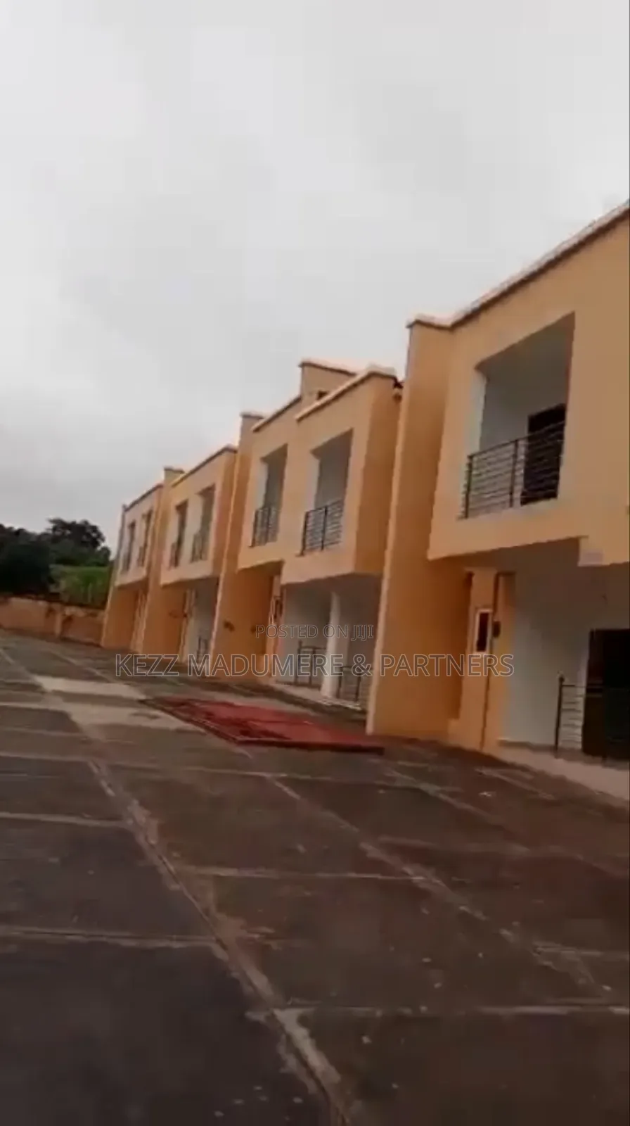13bdrm Duplex in Independence Layout for sale