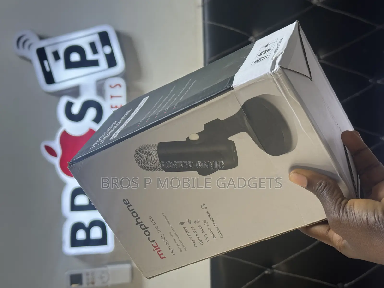 Microphone