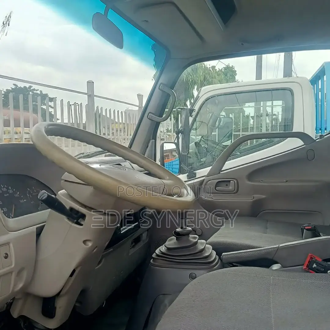 Extremely Clean Foreign Used Toyota Dyna-150