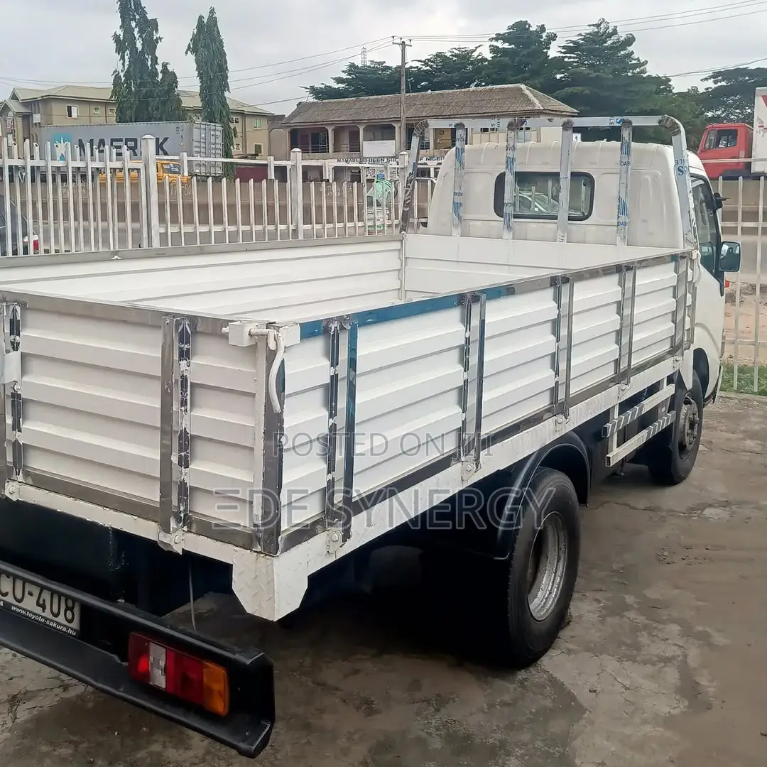 Extremely Clean Foreign Used Toyota Dyna-150