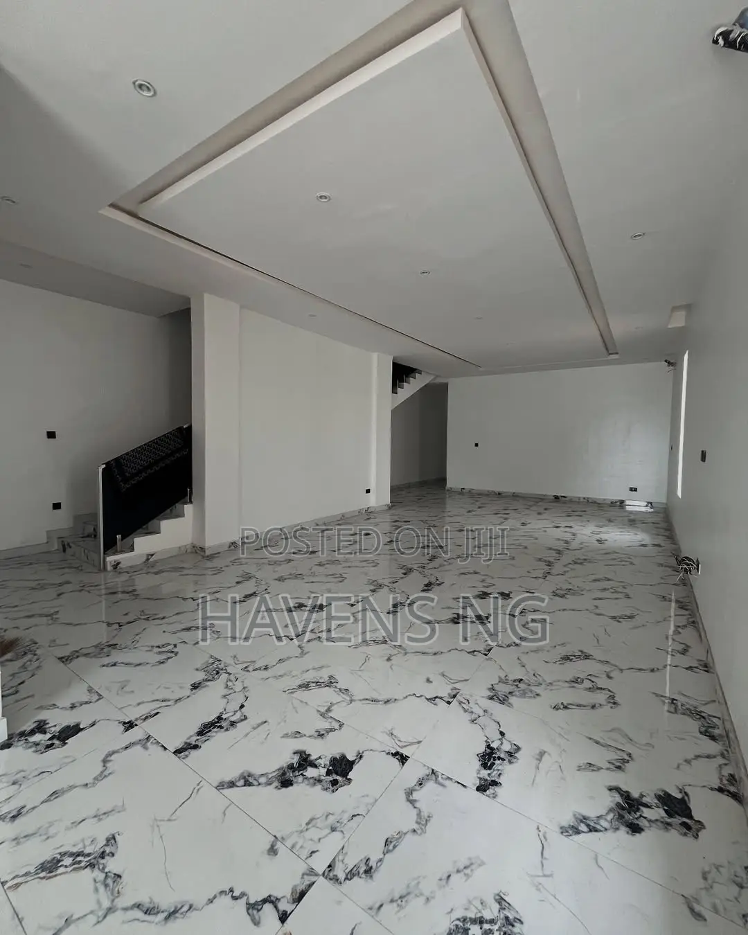 5bdrm Duplex in Megamound Estate, Ikota for sale