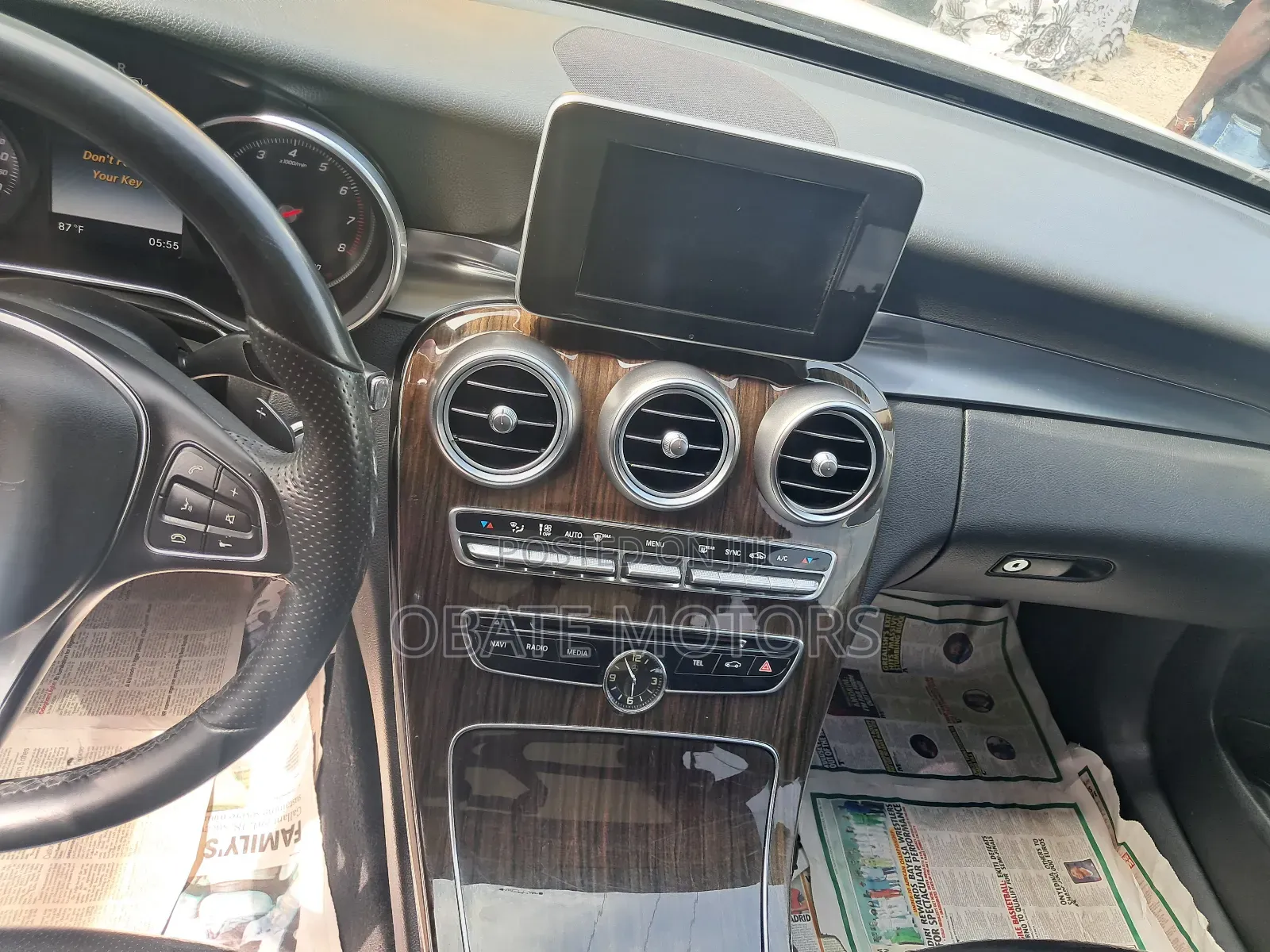 Mercedes-Benz C300 Sport 4Matic Sedan AWD (2.0L 4cyll 7A) 2016 White