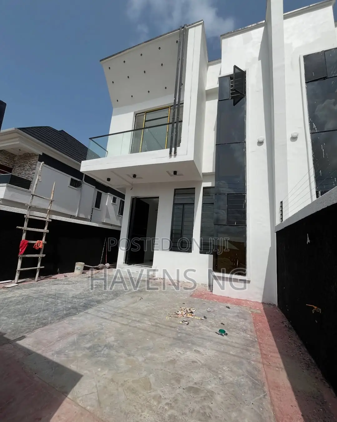 4bdrm Duplex in Ikota for sale