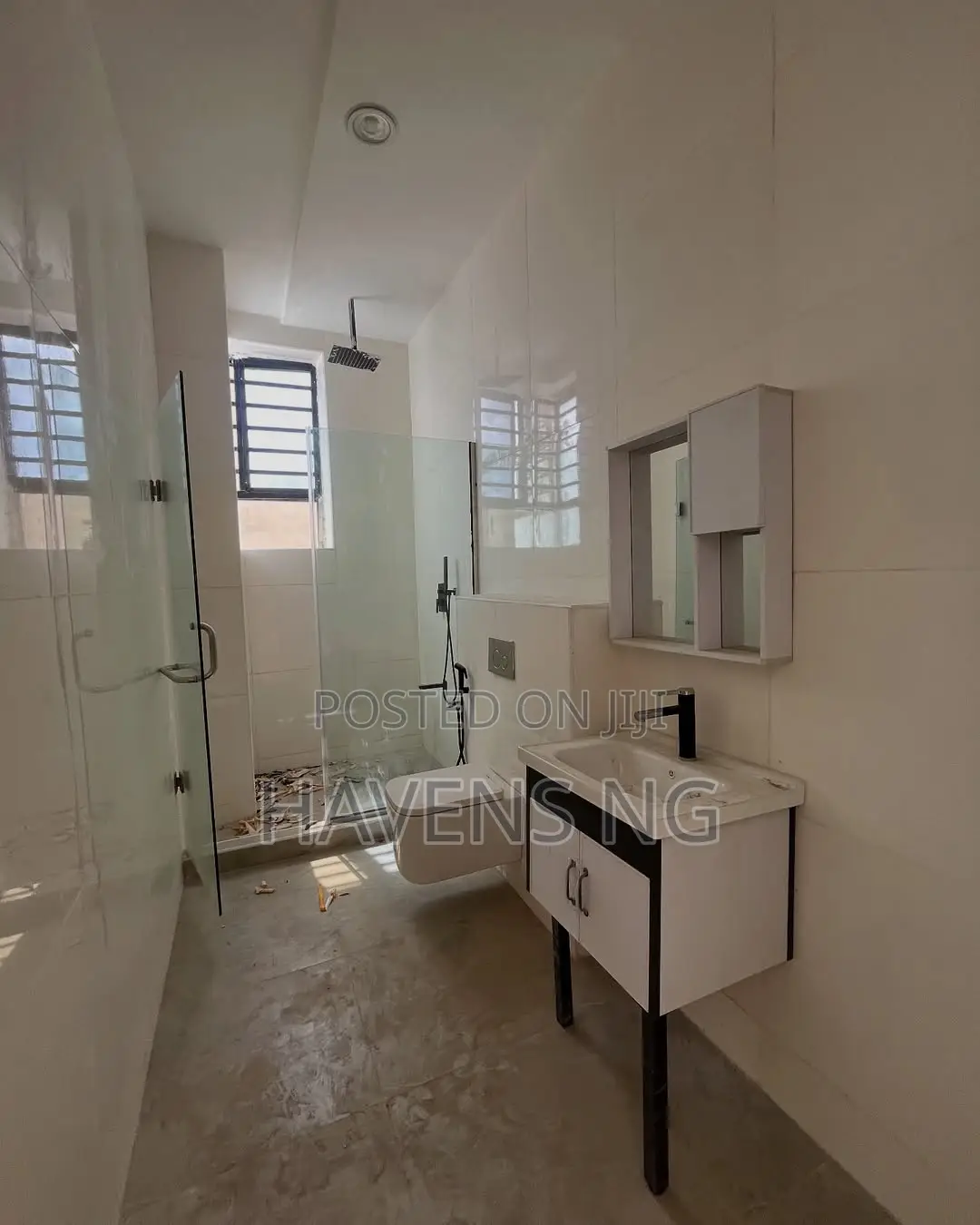4bdrm Duplex in Ikota for sale