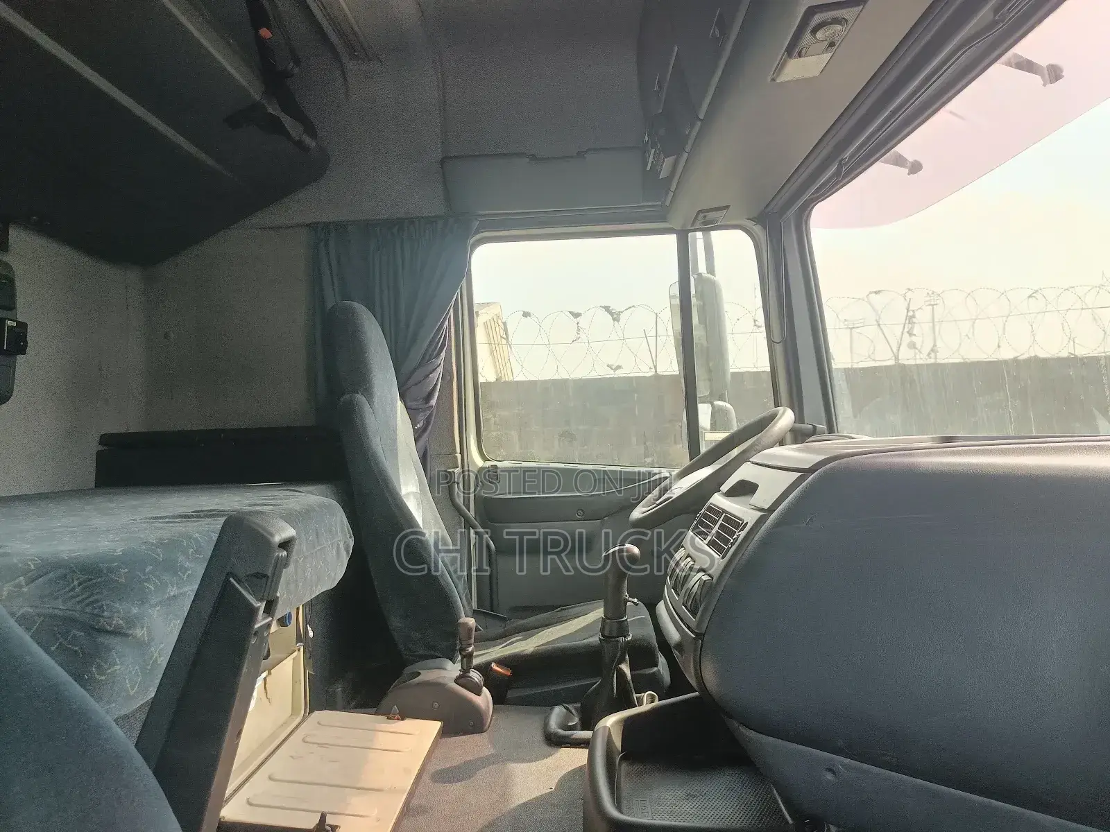 Daf 95 Xf Refrigerator Truck 8tires European Specification